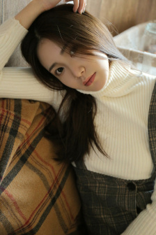 穿丁字裤憋尿勒肚子小腹凸起